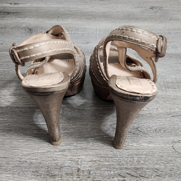 Prada Leather Heels - Picture 4 of 10